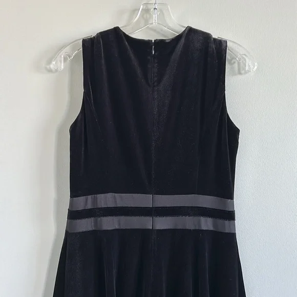 Calvin Klein, Black Velvet Dress, Size 4 - Picture 7 of 8